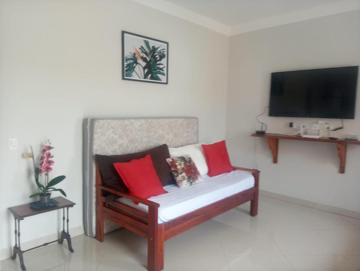 Casa Nova Com Piscina Proxima A Praia E Menos De 3Km Do Centro De Ubatuba Extérieur photo